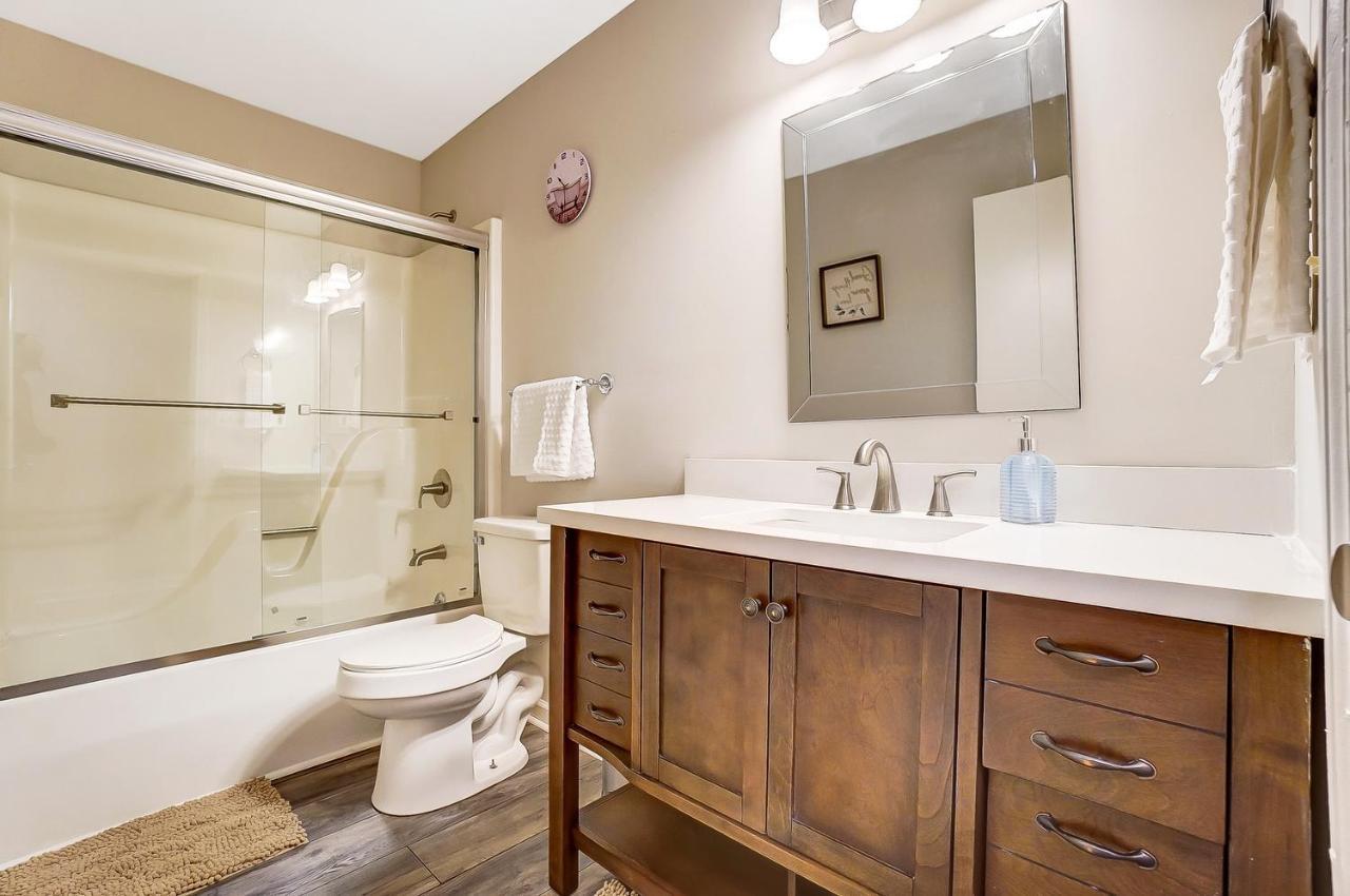 Hospedagem domiciliar Cozy, 1-level - 5 Miles To Uptown Clt *