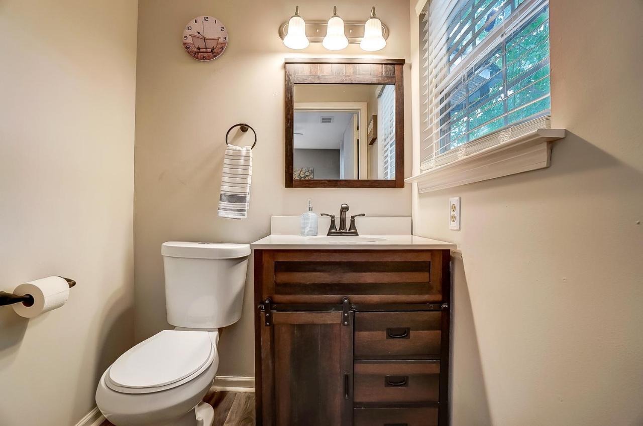 Hospedagem domiciliar Cozy, 1-level - 5 Miles To Uptown Clt *