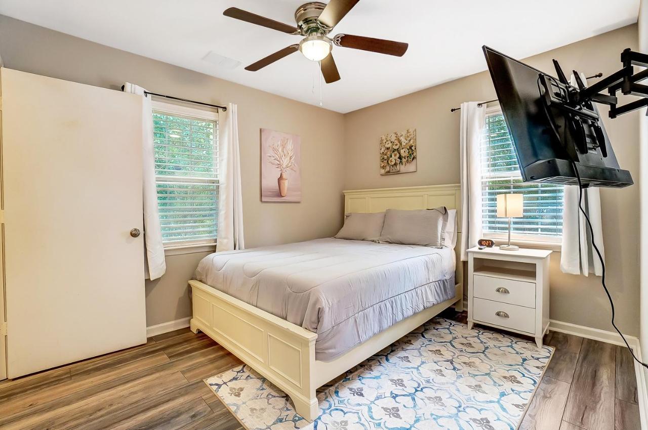 Hospedagem domiciliar Cozy, 1-level - 5 Miles To Uptown Clt *